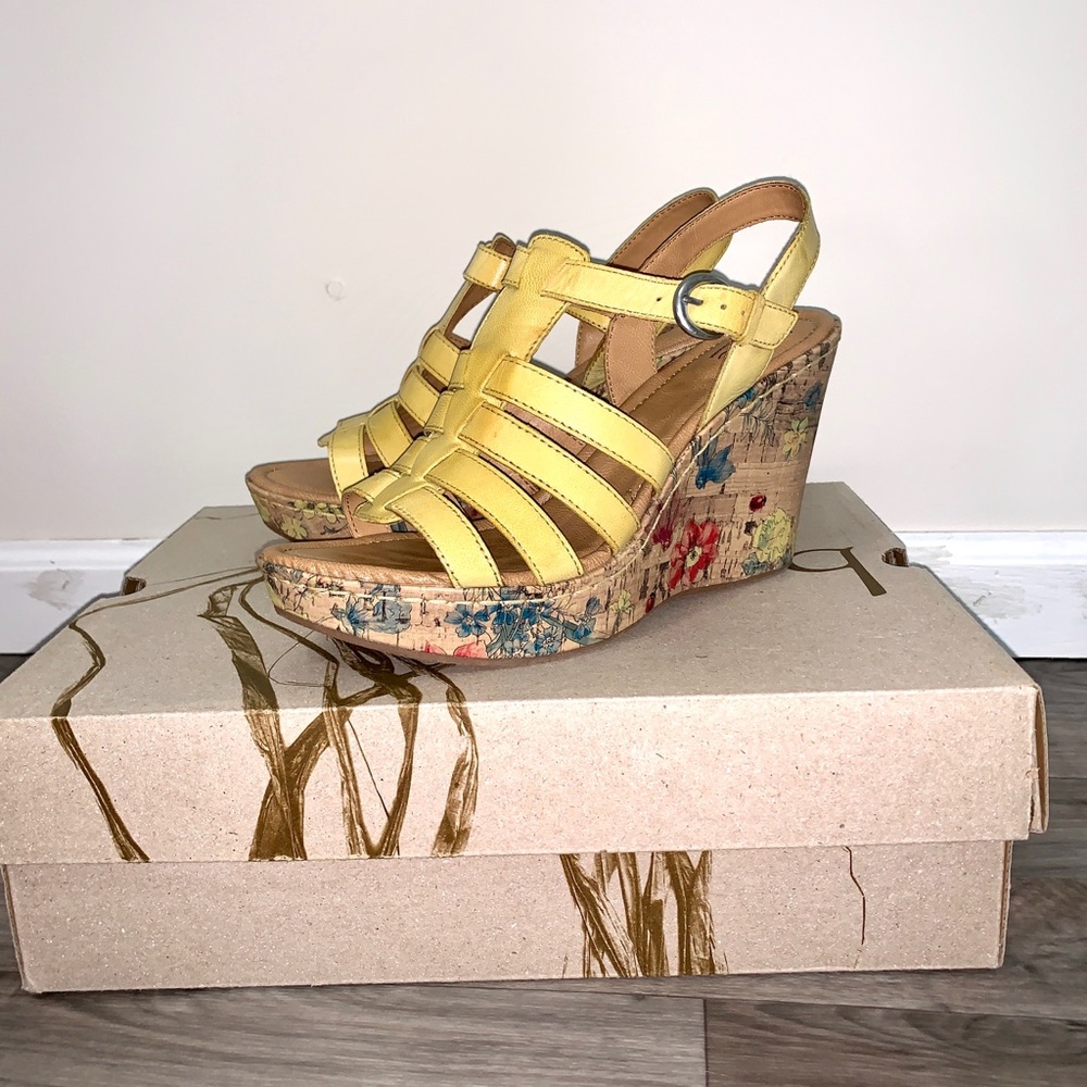 Floral wedges